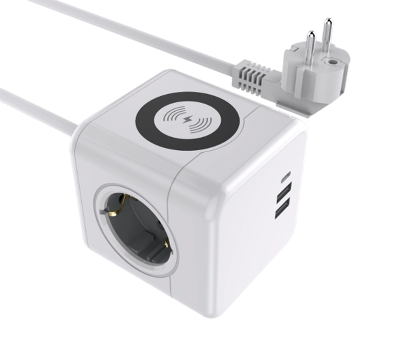 E07 Jalur Kuasa Kiub Berwayar Mempunyai 3 Outlet Gaya Eropah, 2 Port USB-A dan 1 Port USB-C